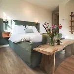 Dorpsherberg De Roskam 3* נונספייט